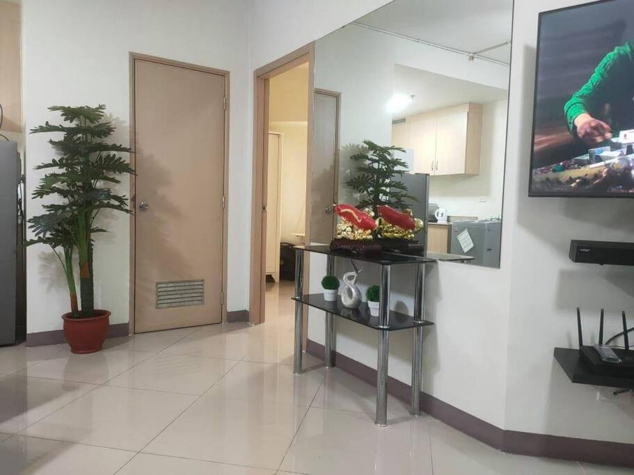Field Residences Paranaque City Экстерьер фото